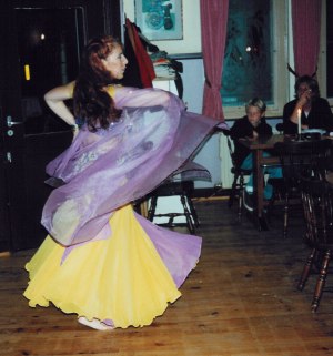 Orientaalse Dans in de Tramhalte 1